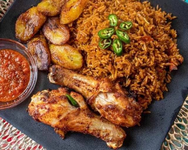 Slow-cooked Ghanaian jollof rice with chicken